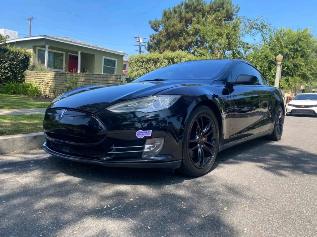 2015 Tesla MS P85D w/Ludicrous+