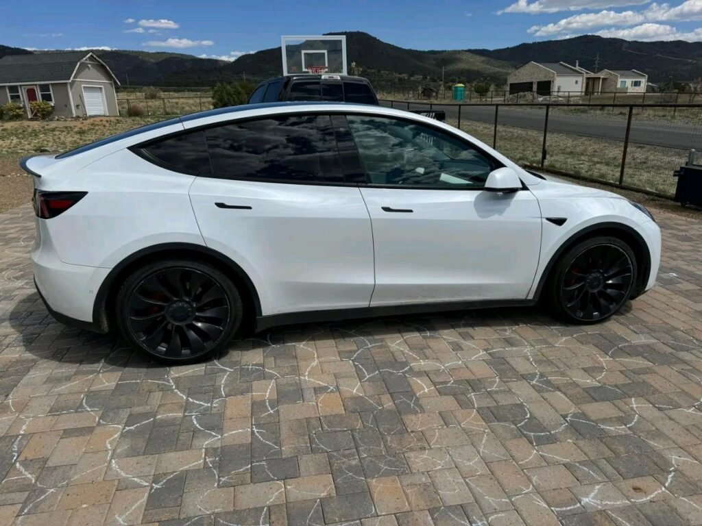 White 2022 Model Y Performance
